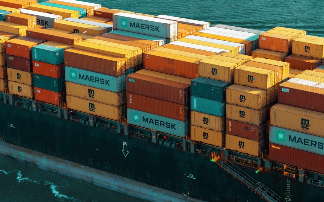 Contenedores en puerto